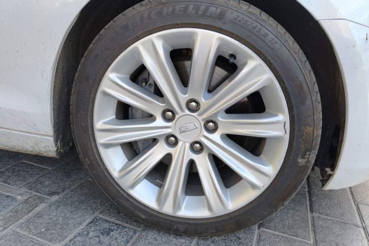 Used Cadillac ATS-L 2017 28T Fashion Edition Right Front Wheel Hub