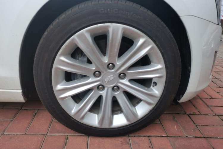 Used Cadillac ATS-L 2017 28T Fashion Edition Right Front Wheel Hub