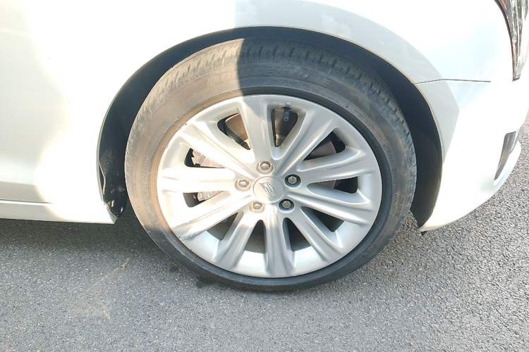 Used Cadillac ATS-L 2017 28T Fashion Edition Right Front Wheel Hub