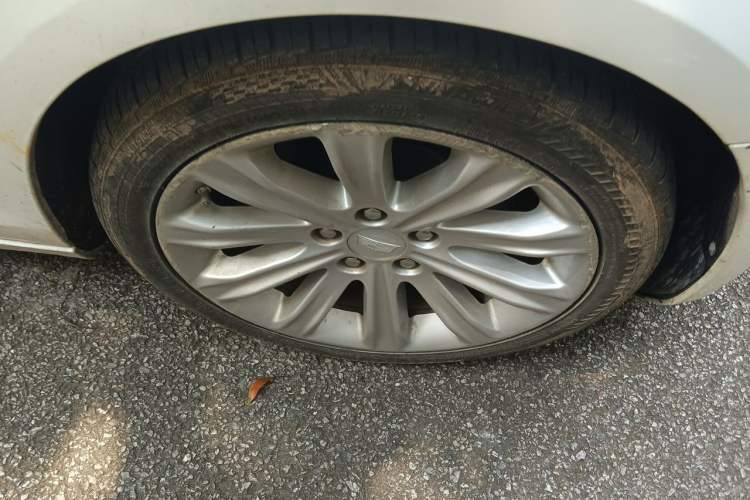 Used Cadillac ATS-L 2017 28T Tech Edition Right Front Wheel Hub