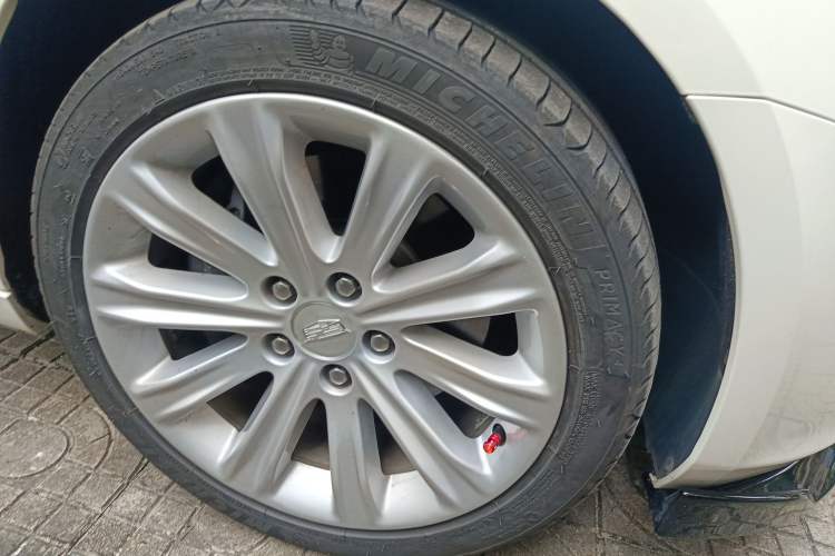 Used Cadillac ATS-L 2017 28T Tech Edition Right Front Wheel Hub