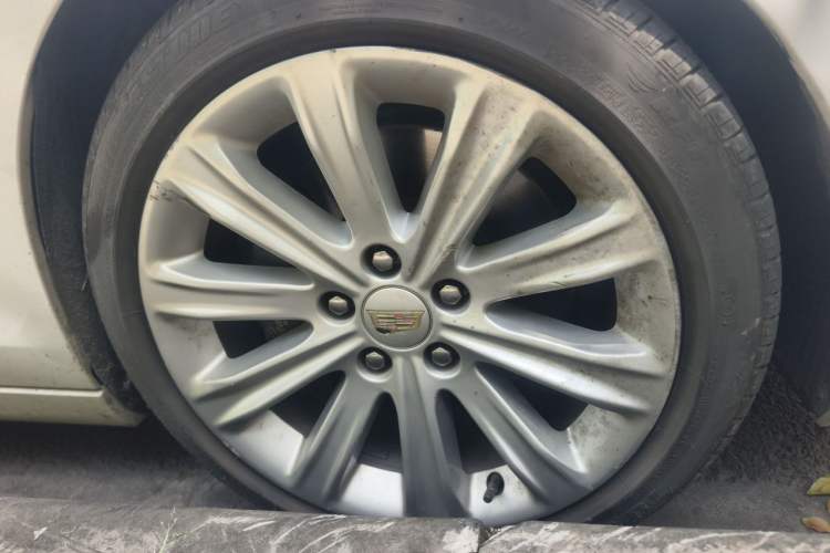 Used Cadillac ATS-L 2017 28T Fashion Edition Right Front Wheel Hub
