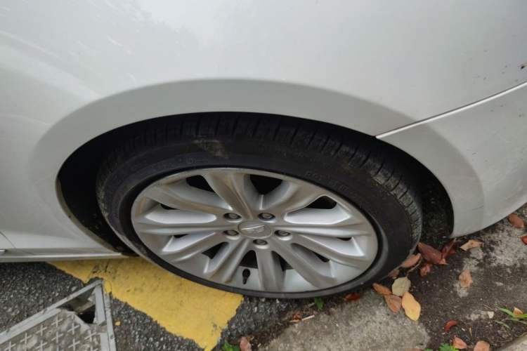 Used Cadillac ATS-L 2017 28T Fashion Edition Right Front Wheel Hub