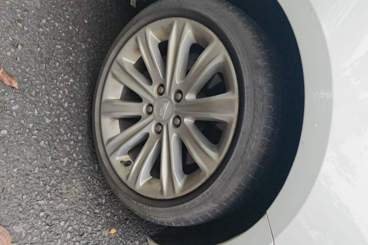 Used Cadillac ATS-L 2017 28T Tech Edition Right Front Wheel Hub