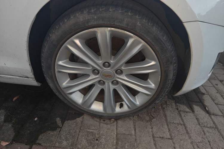 Used Cadillac ATS-L 2017 28T Fashion Edition Right Front Wheel Hub
