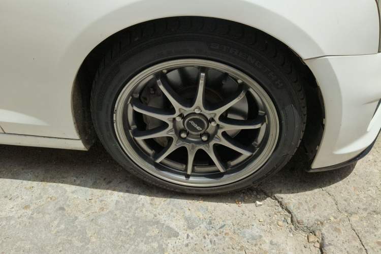 Used Cadillac ATS-L 2017 28T Luxury Model Right Front Wheel Hub