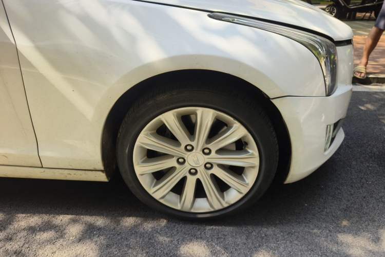 Used Cadillac ATS-L 2017 28T Tech Edition Right Front Wheel Hub