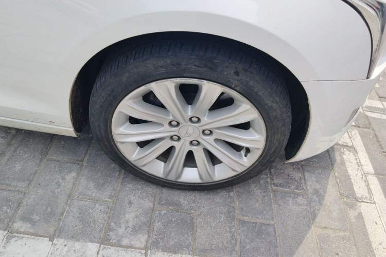 Used Cadillac ATS-L 2017 28T Tech Edition Right Front Wheel Hub