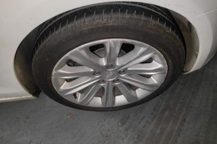 Used Cadillac ATS-L 2017 28T Tech Edition Right Front Wheel Hub