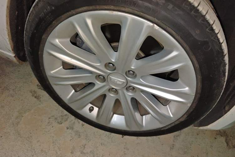 Used Cadillac ATS-L 2017 28T Fashion Edition Right Front Wheel Hub