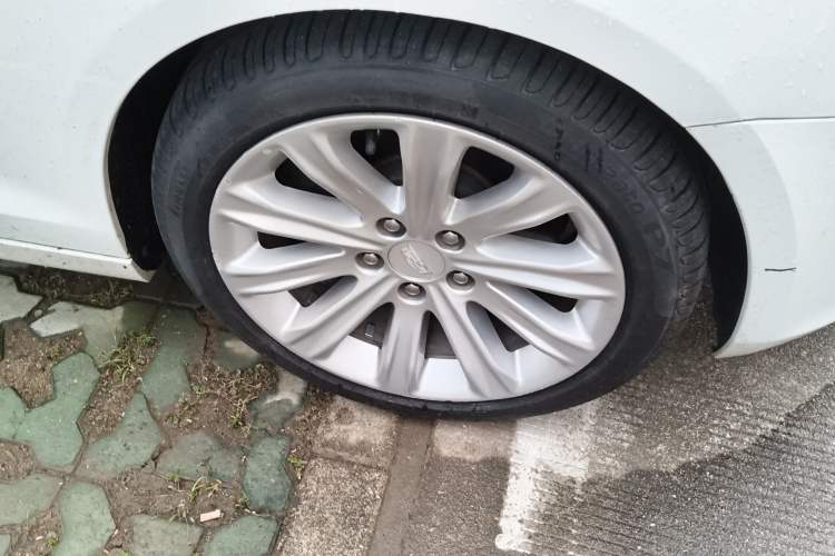 Used Cadillac ATS-L 2017 28T Fashion Edition Right Front Wheel Hub