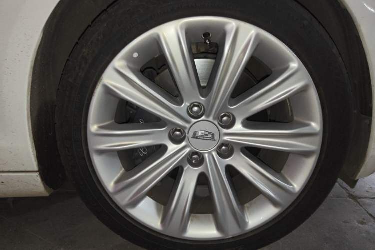 Used Cadillac ATS-L 2017 28T Fashion Edition Right Front Wheel Hub