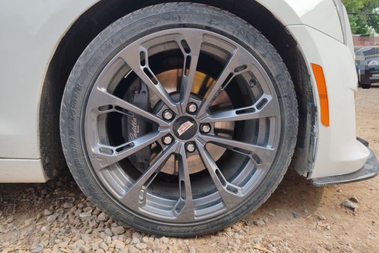 Used Cadillac ATS-L 2017 28T Elite Model Right Front Wheel Hub