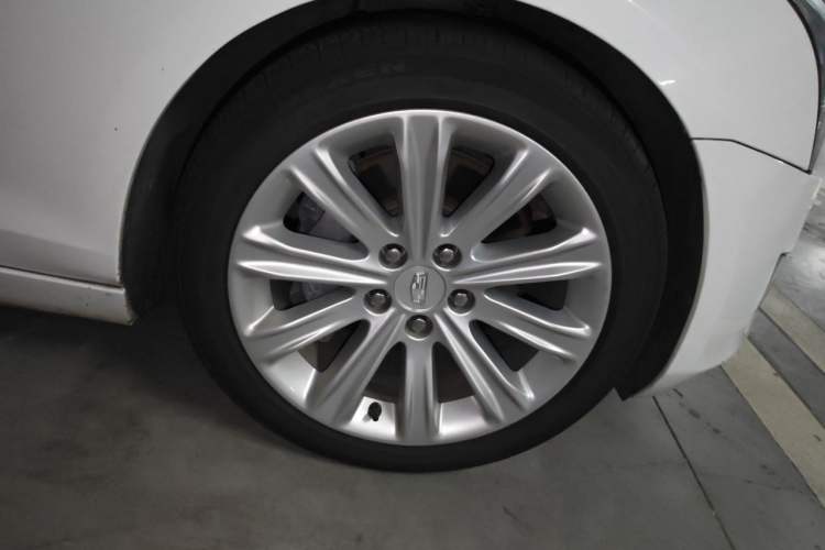 Used Cadillac ATS-L 2017 28T Tech Edition Right Front Wheel Hub