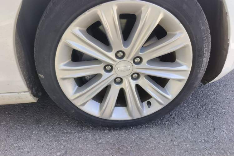 Used Cadillac ATS-L 2017 28T Tech Edition Right Front Wheel Hub