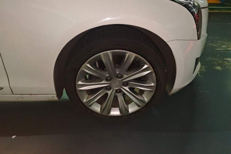 Used Cadillac ATS-L 2017 28T Luxury Model Right Front Wheel Hub