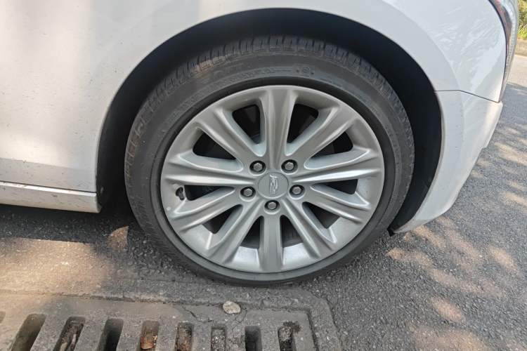 Used Cadillac ATS-L 2017 28T Fashion Edition Right Front Wheel Hub