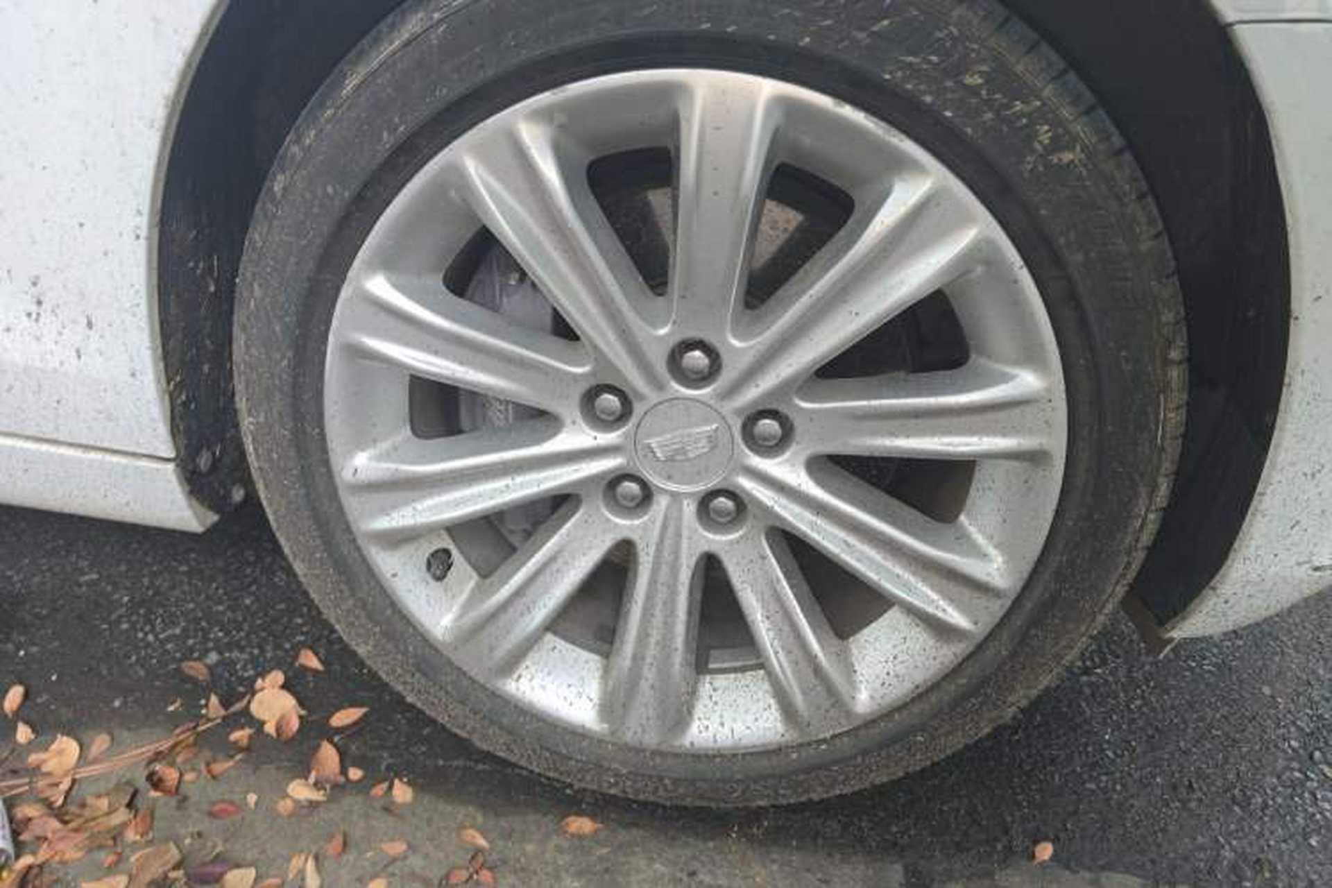 Used Cadillac ATS-L 2017 28T Tech Edition Right Front Wheel Hub