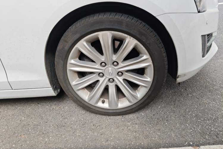 Used Cadillac ATS-L 2017 28T Tech Edition Right Front Wheel Hub