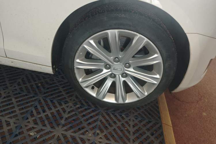 Used Cadillac ATS-L 2017 28T Tech Edition Right Front Wheel Hub