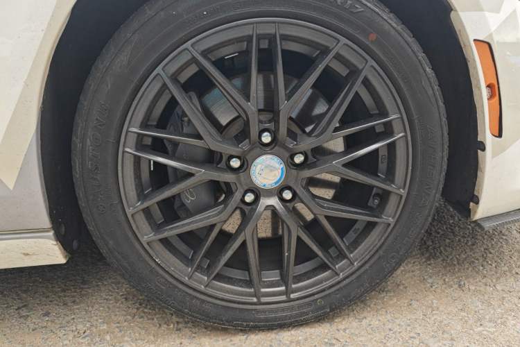 Used Cadillac ATS-L 2017 28T Tech Edition Right Front Wheel Hub