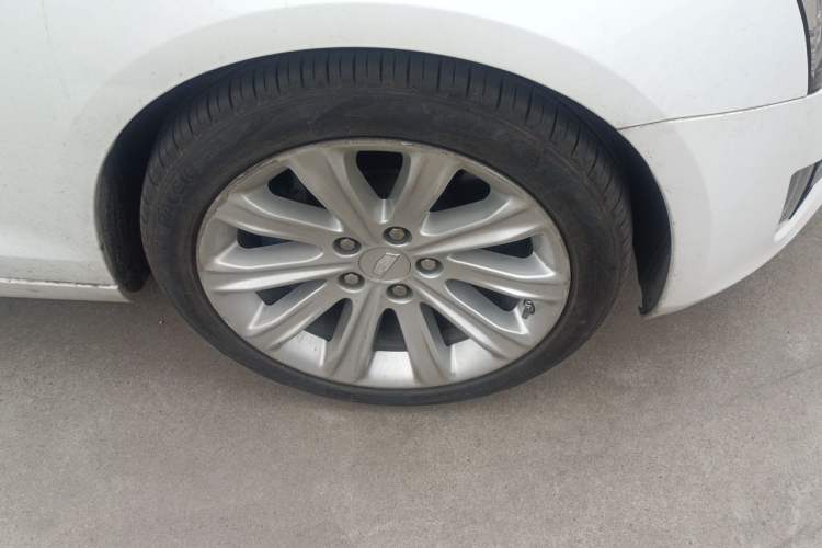 Used Cadillac ATS-L 2017 28T Tech Edition Right Front Wheel Hub