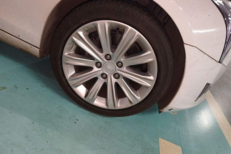 Used Cadillac ATS-L 2017 28T Fashion Edition Right Front Wheel Hub