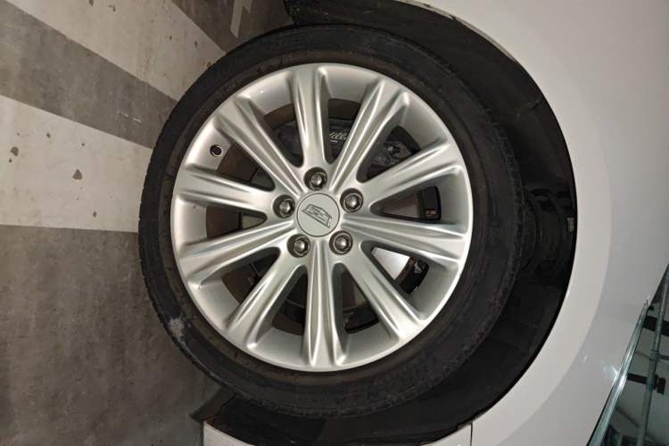 Used Cadillac ATS-L 2017 28T Tech Edition Right Front Wheel Hub