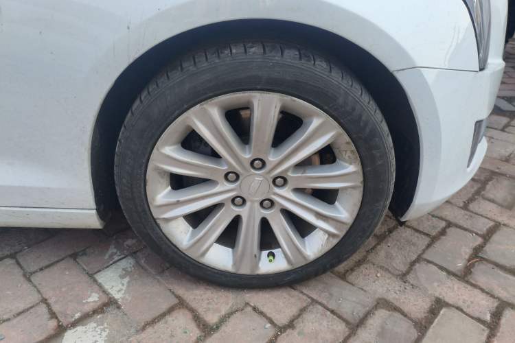 Used Cadillac ATS-L 2017 28T Tech Edition Right Front Wheel Hub