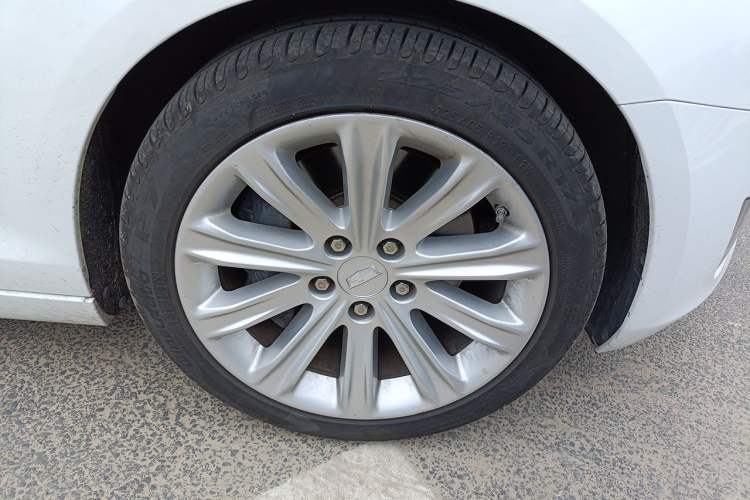 Used Cadillac ATS-L 2017 28T Fashion Edition Right Front Wheel Hub