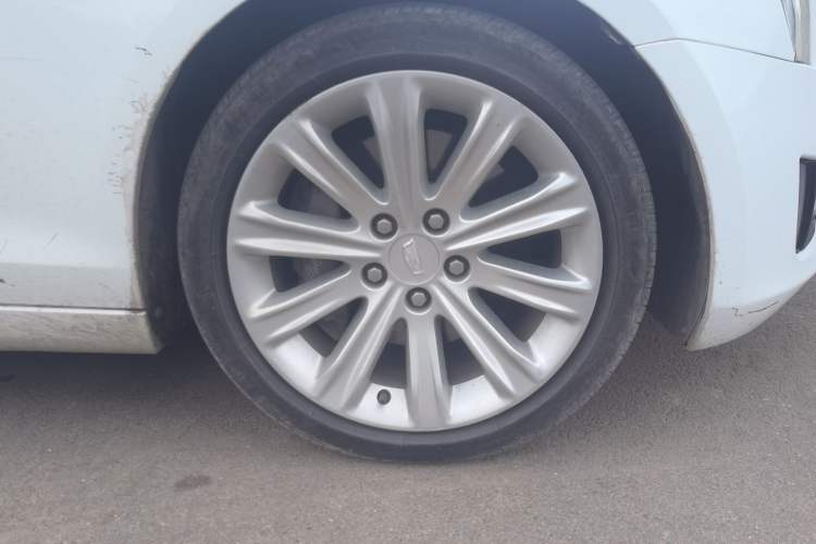 Used Cadillac ATS-L 2017 28T Fashion Edition Right Front Wheel Hub