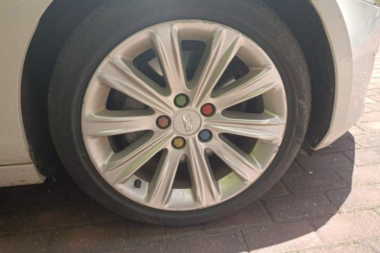 Used Cadillac ATS-L 2017 28T Tech Edition Right Front Wheel Hub