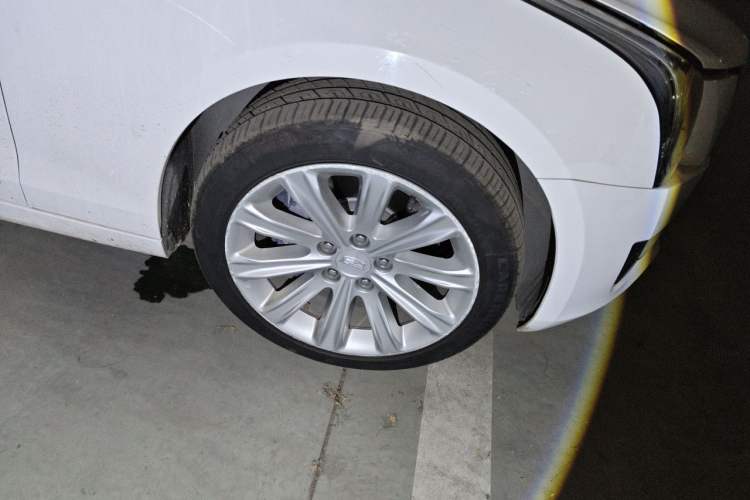 Used Cadillac ATS-L 2017 28T Fashion Edition Right Front Wheel Hub