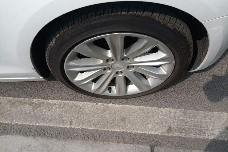 Used Cadillac ATS-L 2017 28T Fashion Edition Right Front Wheel Hub