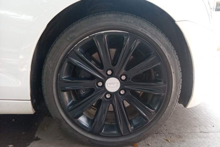 Used Cadillac ATS-L 2017 28T Tech Edition Right Front Wheel Hub
