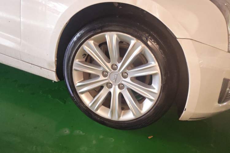 Used Cadillac ATS-L 2017 28T Tech Edition Right Front Wheel Hub