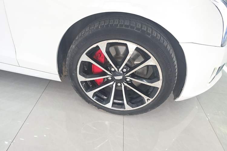 Used Cadillac ATS-L 2017 28T Tech Edition Right Front Wheel Hub