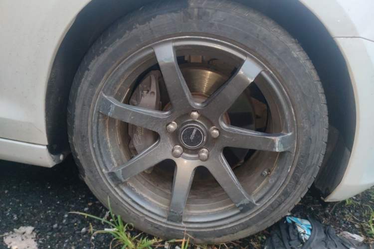Used Cadillac ATS-L 2017 28T Tech Edition Right Front Wheel Hub