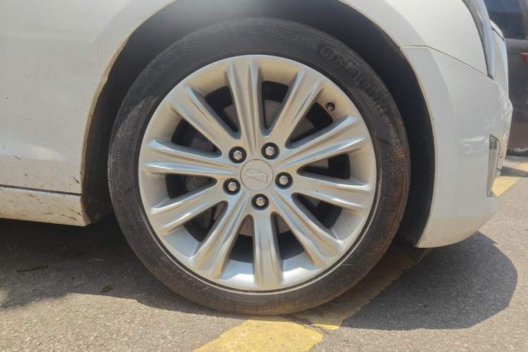 Used Cadillac ATS-L 2017 28T Tech Edition Right Front Wheel Hub