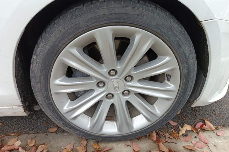 Used Cadillac ATS-L 2017 28T Fashion Edition Right Front Wheel Hub