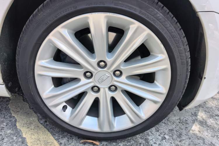 Used Cadillac ATS-L 2017 28T Fashion Edition Right Front Wheel Hub