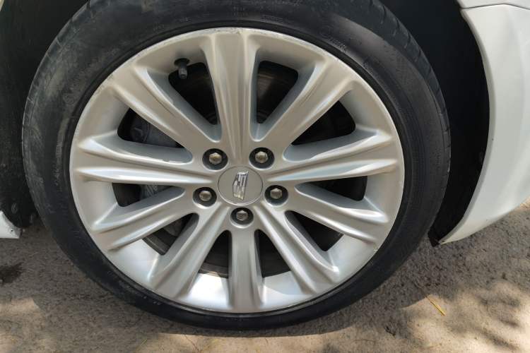 Used Cadillac ATS-L 2017 28T Fashion Edition Right Front Wheel Hub