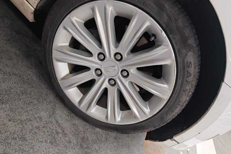 Used Cadillac ATS-L 2017 28T Fashion Edition Right Front Wheel Hub