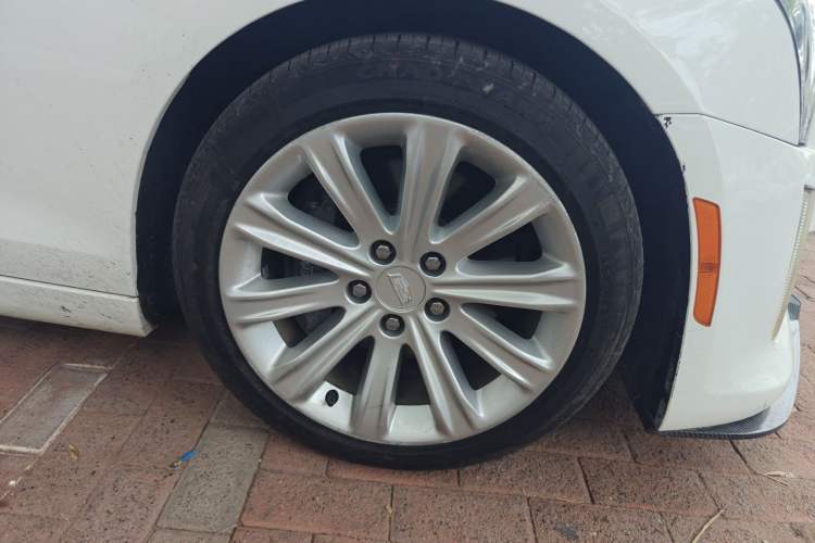 Used Cadillac ATS-L 2017 28T Tech Edition Right Front Wheel Hub