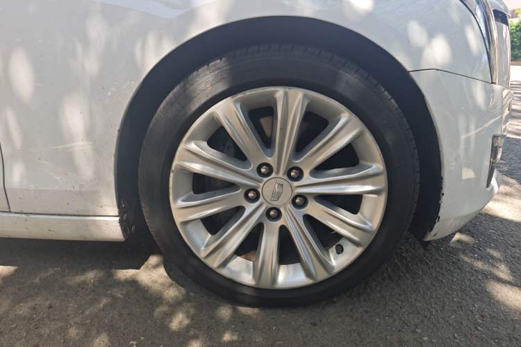 Used Cadillac ATS-L 2017 28T Fashion Edition Right Front Wheel Hub