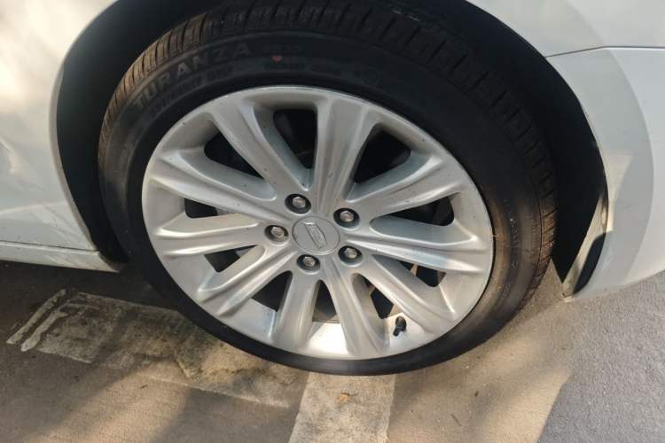 Used Cadillac ATS-L 2017 28T Tech Edition Right Front Wheel Hub