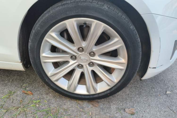 Used Cadillac ATS-L 2017 28T Fashion Edition Right Front Wheel Hub