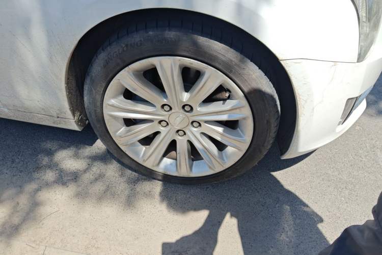 Used Cadillac ATS-L 2017 28T Fashion Edition Right Front Wheel Hub