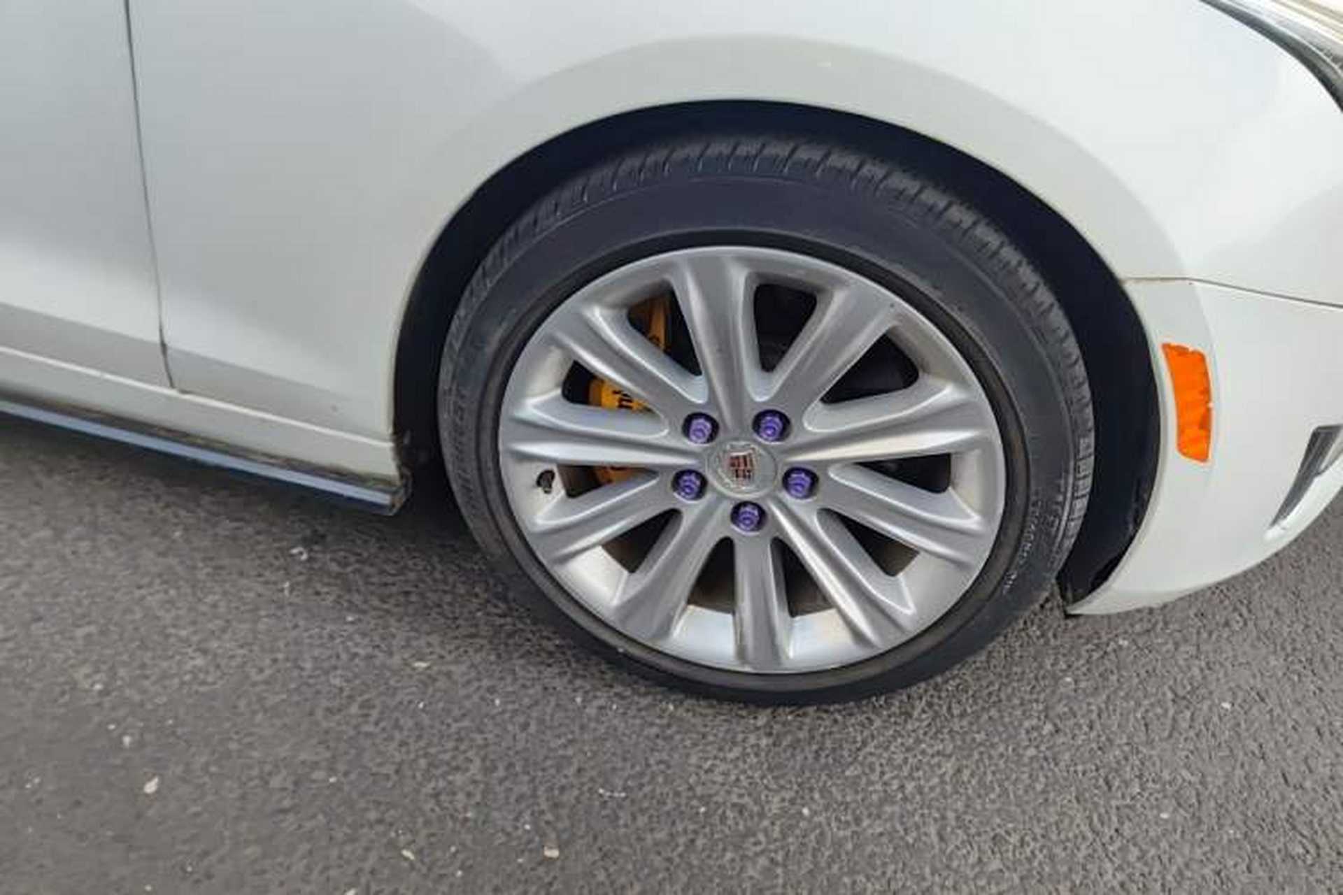 Used Cadillac ATS-L 2017 28T Tech Edition Right Front Wheel Hub
