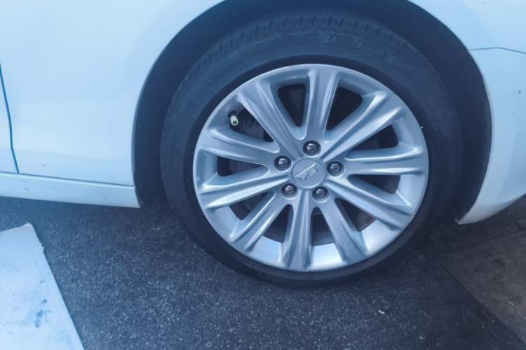 Used Cadillac ATS-L 2017 28T Tech Edition Right Front Wheel Hub
